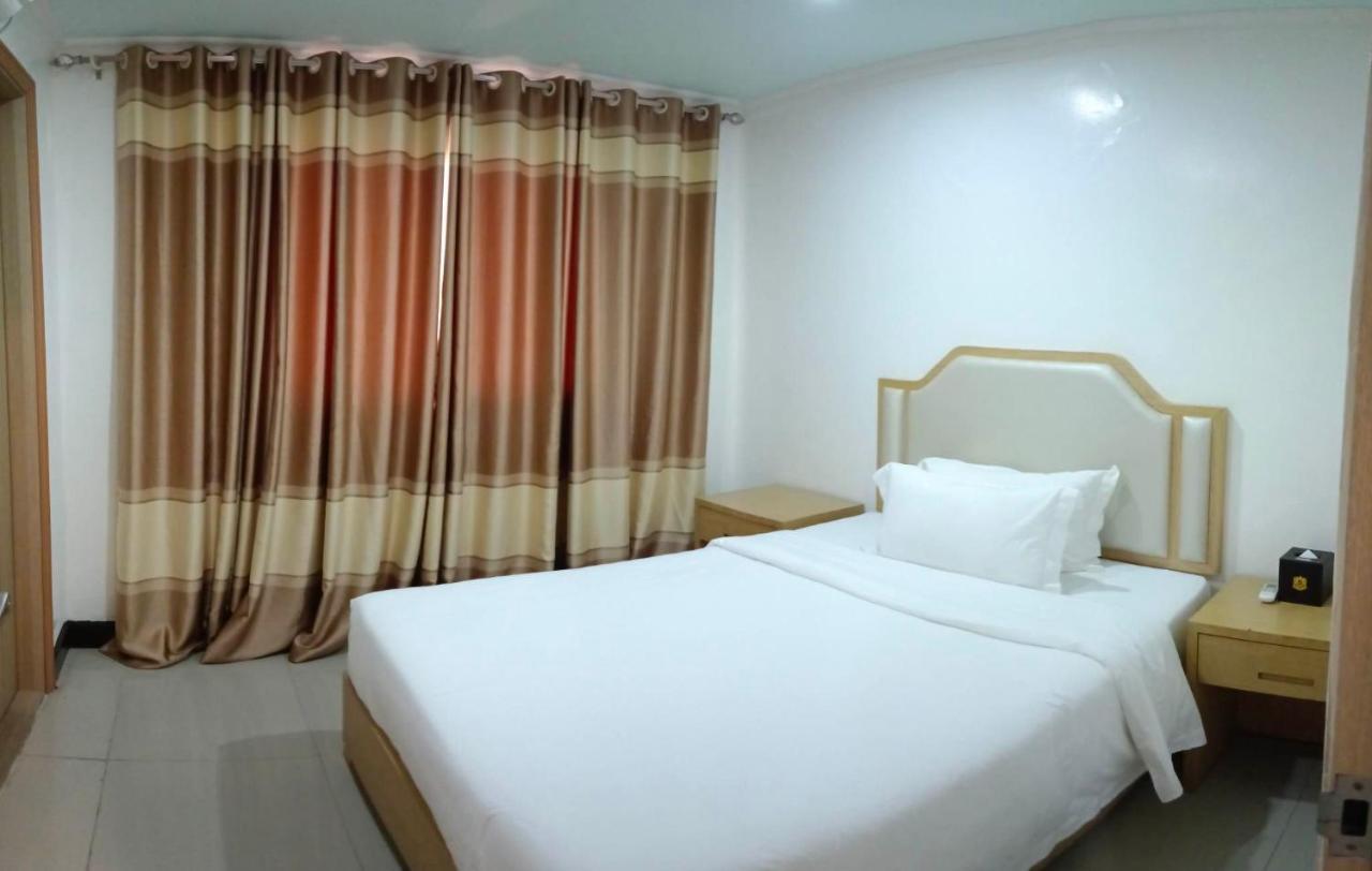 Punta Clark Hotel Clark Field Exterior foto